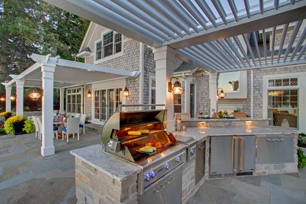 Outdoor Kitchen on Deck